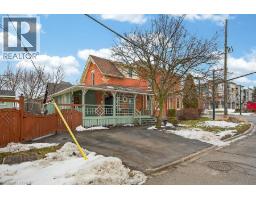 149 ARGYLE Street N - 3