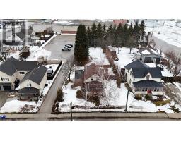 42 SANDERS Street - 12