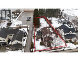 42 SANDERS Street - 13