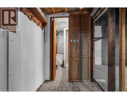 42 SANDERS Street - 23