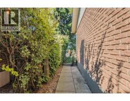 26 DOUGLAS Avenue - 36