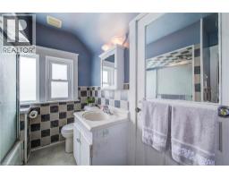 49 LANG Crescent - 24