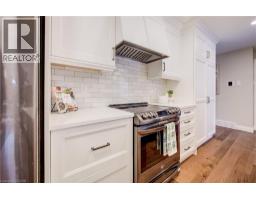 15 MCLEOD Court - 10