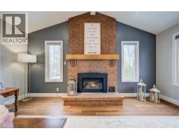 15 MCLEOD Court - 14