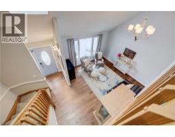 15 MCLEOD Court - 19