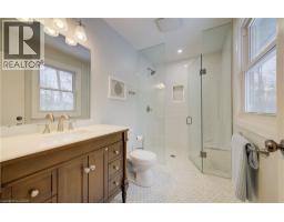 15 MCLEOD Court - 25