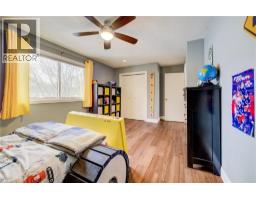 15 MCLEOD Court - 26