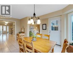 32 KINGFISHER Crescent - 11