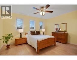 32 KINGFISHER Crescent - 20