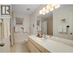 32 KINGFISHER Crescent - 23