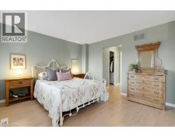 32 KINGFISHER Crescent - 26