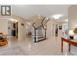 32 KINGFISHER Crescent - 3