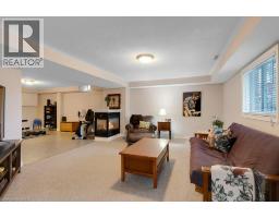 32 KINGFISHER Crescent - 31