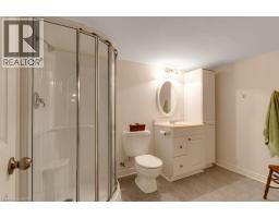 32 KINGFISHER Crescent - 36