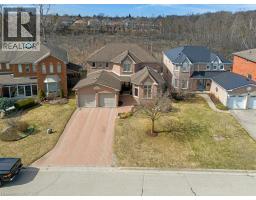 32 KINGFISHER Crescent - 39