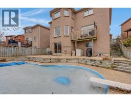 32 KINGFISHER Crescent - 40