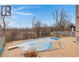 32 KINGFISHER Crescent - 41