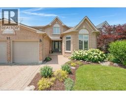 32 KINGFISHER Crescent - 44