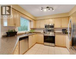 32 KINGFISHER Crescent - 7