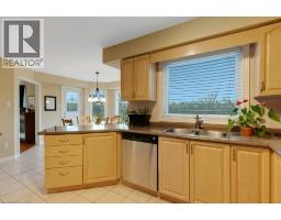 32 KINGFISHER Crescent - 8