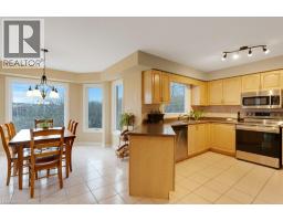 32 KINGFISHER Crescent - 9