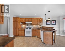 35 HIGHLAND Boulevard - 10