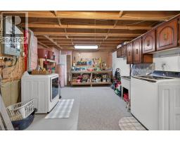 35 HIGHLAND Boulevard - 28