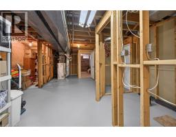 35 HIGHLAND Boulevard - 32