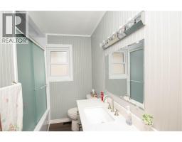 247 HERBERT Avenue - 21