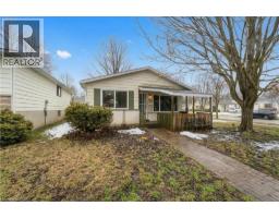 74 HELENE Crescent - 1