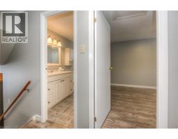 74 HELENE Crescent - 17