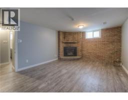 74 HELENE Crescent - 21