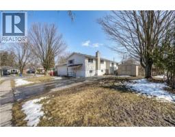 74 HELENE Crescent - 3