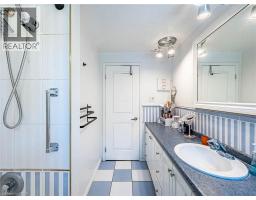 16 ALDERWOOD Crescent - 35