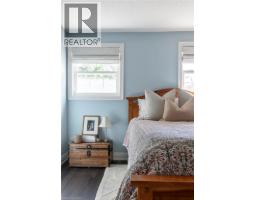 318 LLOYMINN Avenue - 33