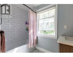 318 LLOYMINN Avenue - 38