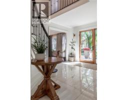 318 LLOYMINN Avenue - 6