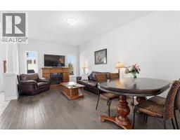 18 VIC CHAMBERS Place - 5