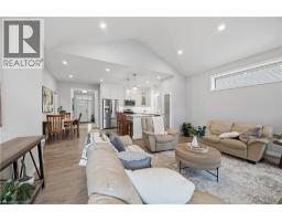 43 LOWRIE Crescent - 15