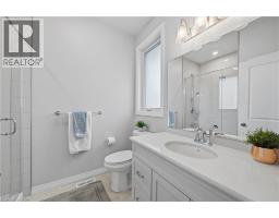 43 LOWRIE Crescent - 19