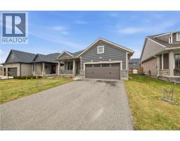 43 LOWRIE Crescent - 2