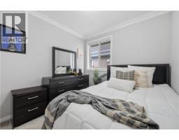 43 LOWRIE Crescent - 22