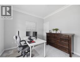 43 LOWRIE Crescent - 26