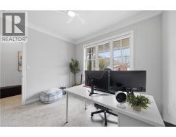 43 LOWRIE Crescent - 27