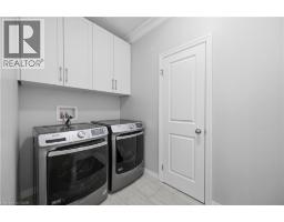 43 LOWRIE Crescent - 28