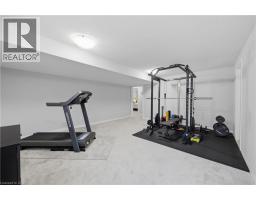 43 LOWRIE Crescent - 29