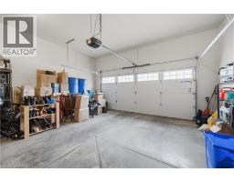 43 LOWRIE Crescent - 37