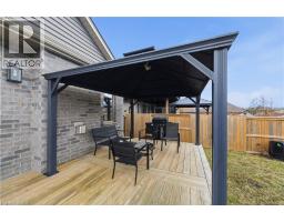 43 LOWRIE Crescent - 39