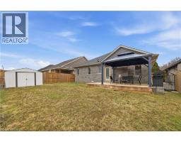 43 LOWRIE Crescent - 40