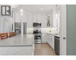 43 LOWRIE Crescent - 7